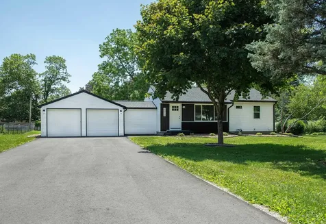 2013 Maplewood Drive Cedar Falls IA 50613