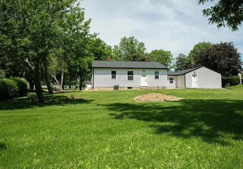 2013 Maplewood Drive Cedar Falls IA 50613