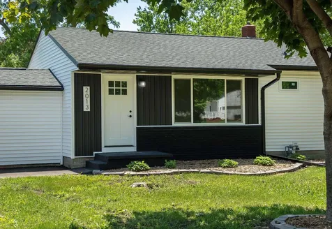2013 Maplewood Drive Cedar Falls IA 50613
