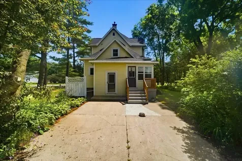 221 Forrest Avenue Denver IA 50622