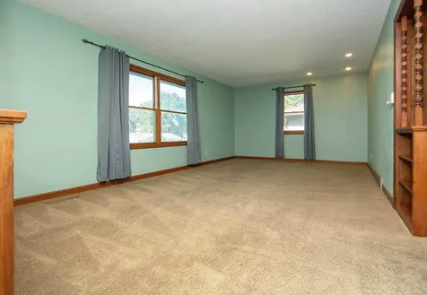 1923 4th Avenue NW Waverly IA 50677