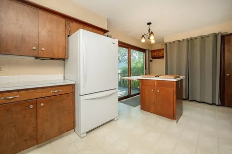 1923 4th Avenue NW Waverly IA 50677