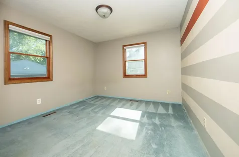 1923 4th Avenue NW Waverly IA 50677