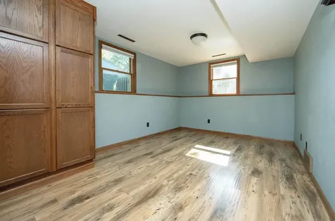 1923 4th Avenue NW Waverly IA 50677