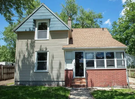 1043 Independence Avenue Waterloo IA 50703