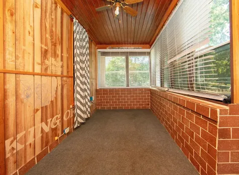 1043 Independence Avenue Waterloo IA 50703