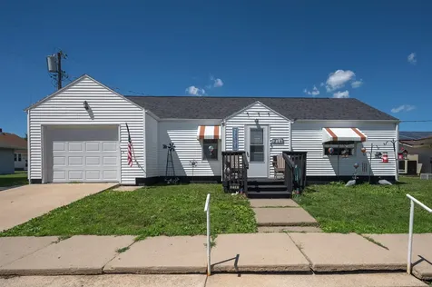 214 1st Street Keystone IA 52249