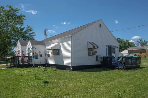 214 1st Street Keystone IA 52249