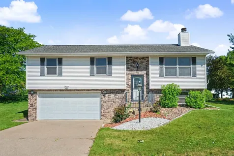 455 Tannin Court Dubuque IA 52003