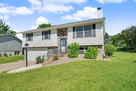 455 Tannin Court Dubuque IA 52003