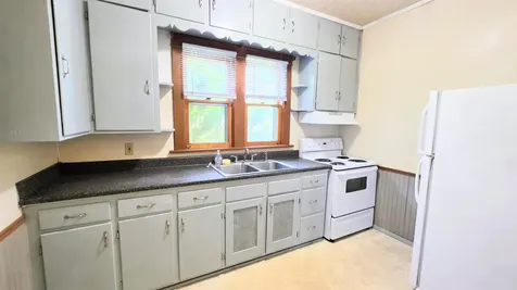 415 Cutler Waterloo IA 50703