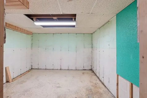 1219 Western Avenue Cedar Falls IA 50613