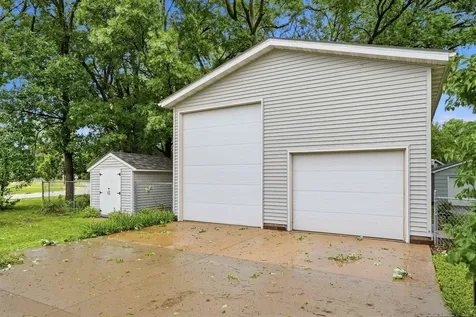1219 Western Avenue Cedar Falls IA 50613
