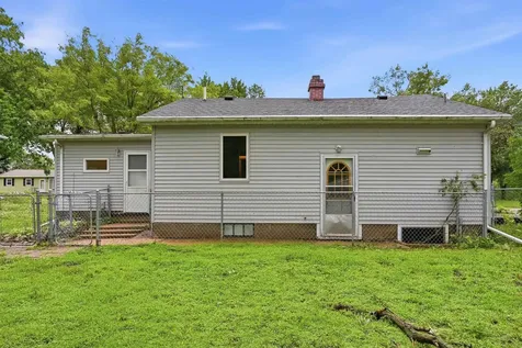 1219 Western Avenue Cedar Falls IA 50613