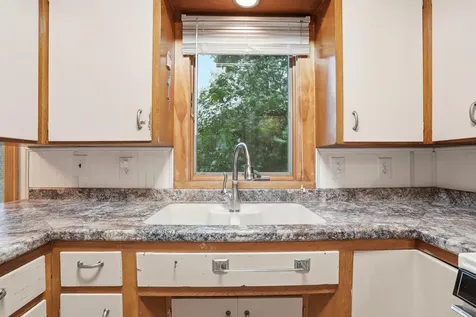 1219 Western Avenue Cedar Falls IA 50613
