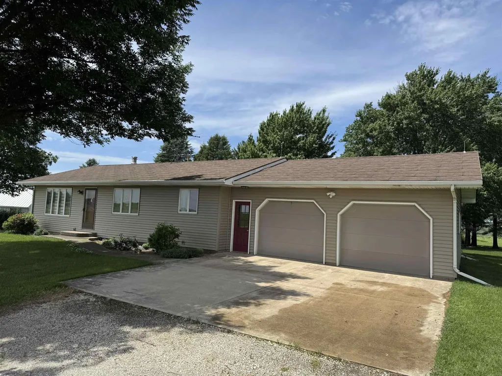 272 Wren Avenue Ackley IA 50601