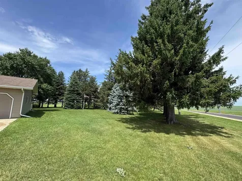 272 Wren Avenue Ackley IA 50601