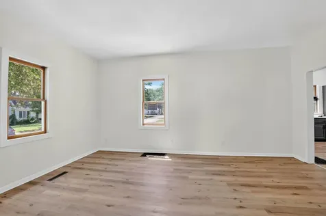 499 Columbia Street Waterloo IA 50703