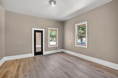 499 Columbia Street Waterloo IA 50703
