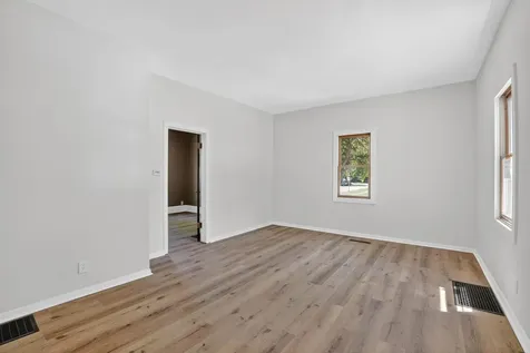 499 Columbia Street Waterloo IA 50703