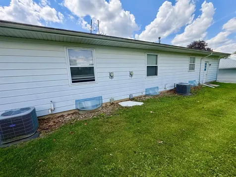 1043-1045 Minnesota Street Waterloo IA 50702