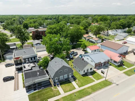 1721 & 1723 Falls Avenue Waterloo IA 50701