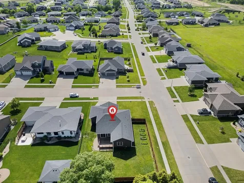 4606 Gloria Street Cedar Falls IA 50613