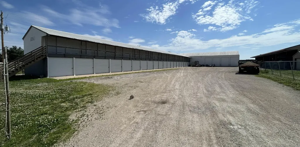 1110 N Grand Avenue Charles City IA 50616