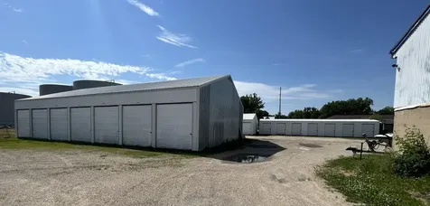1110 N Grand Avenue Charles City IA 50616