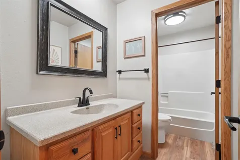 5703 Aster Lane Waterloo IA 50701