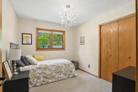 5703 Aster Lane Waterloo IA 50701