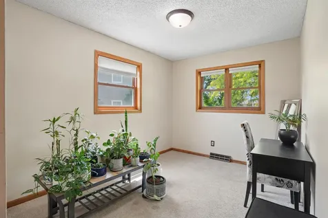 5703 Aster Lane Waterloo IA 50701