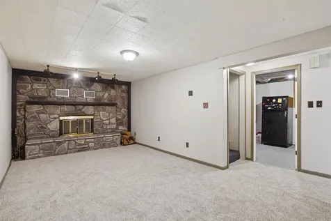 5703 Aster Lane Waterloo IA 50701