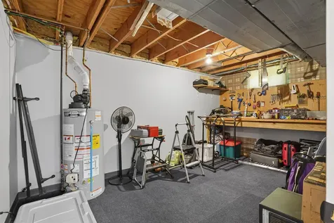 5703 Aster Lane Waterloo IA 50701