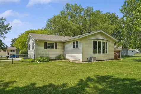 5703 Aster Lane Waterloo IA 50701