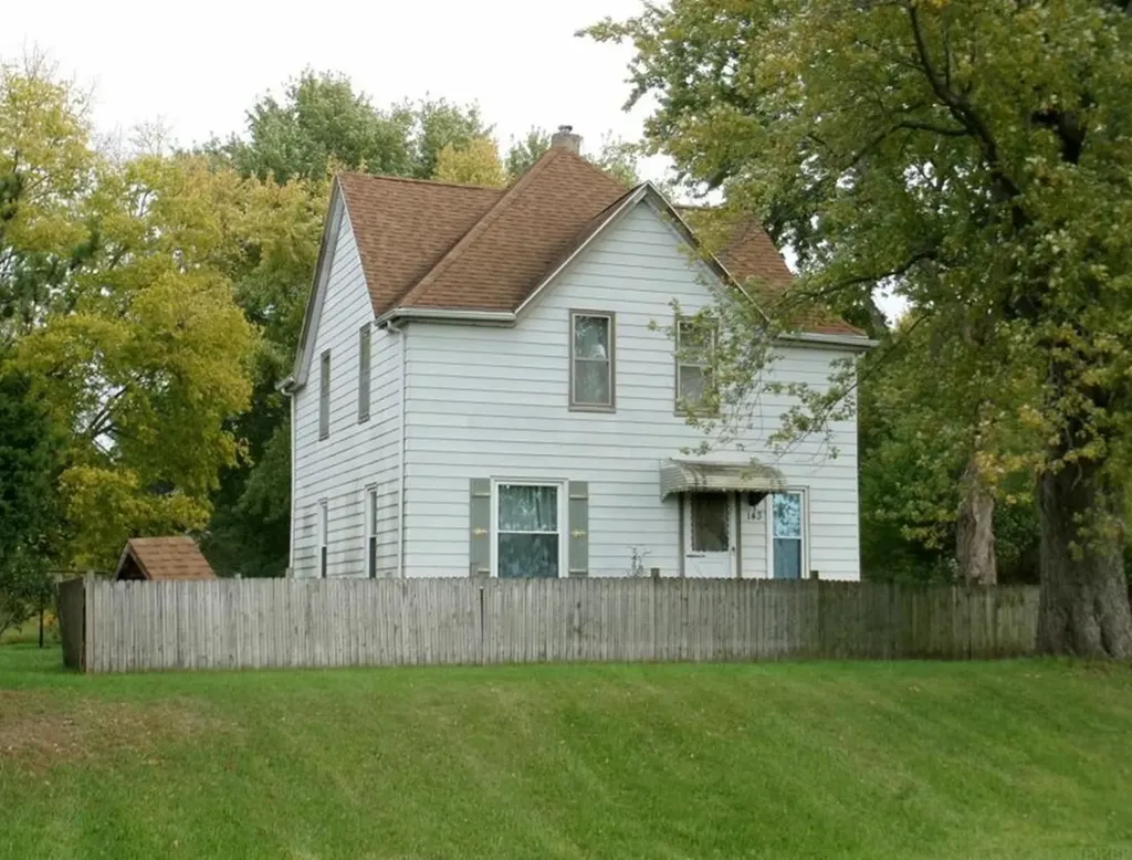143 S. Elk Run Road Waterloo IA 50707