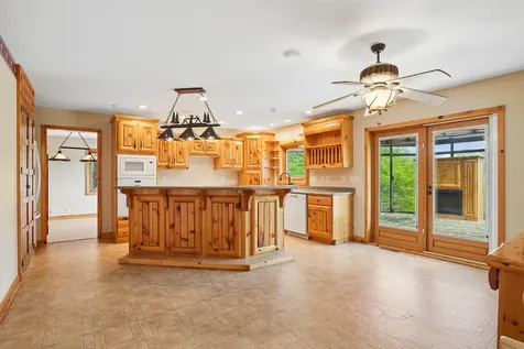 709 Lake Ridge Drive Cedar Falls IA 50613