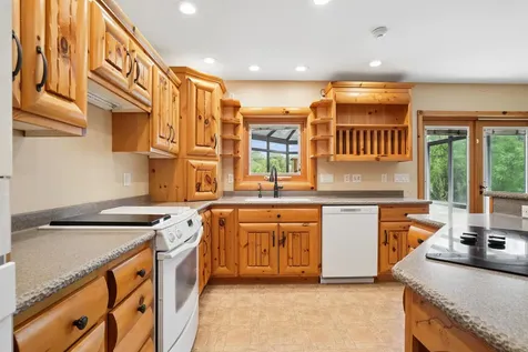 709 Lake Ridge Drive Cedar Falls IA 50613