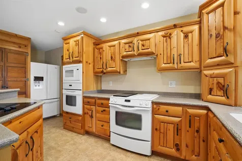 709 Lake Ridge Drive Cedar Falls IA 50613