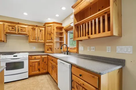 709 Lake Ridge Drive Cedar Falls IA 50613