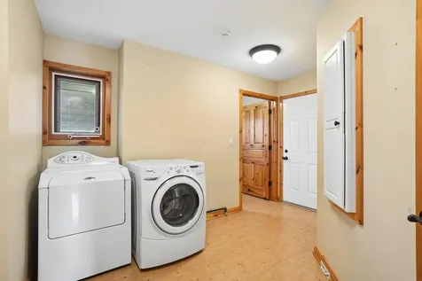 709 Lake Ridge Drive Cedar Falls IA 50613