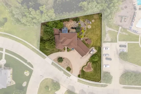 709 Lake Ridge Drive Cedar Falls IA 50613
