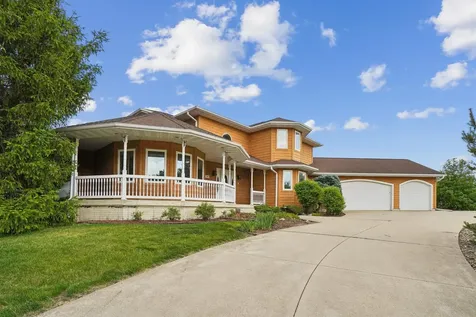 709 Lake Ridge Drive Cedar Falls IA 50613