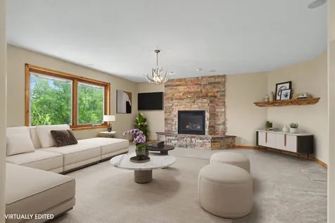 709 Lake Ridge Drive Cedar Falls IA 50613