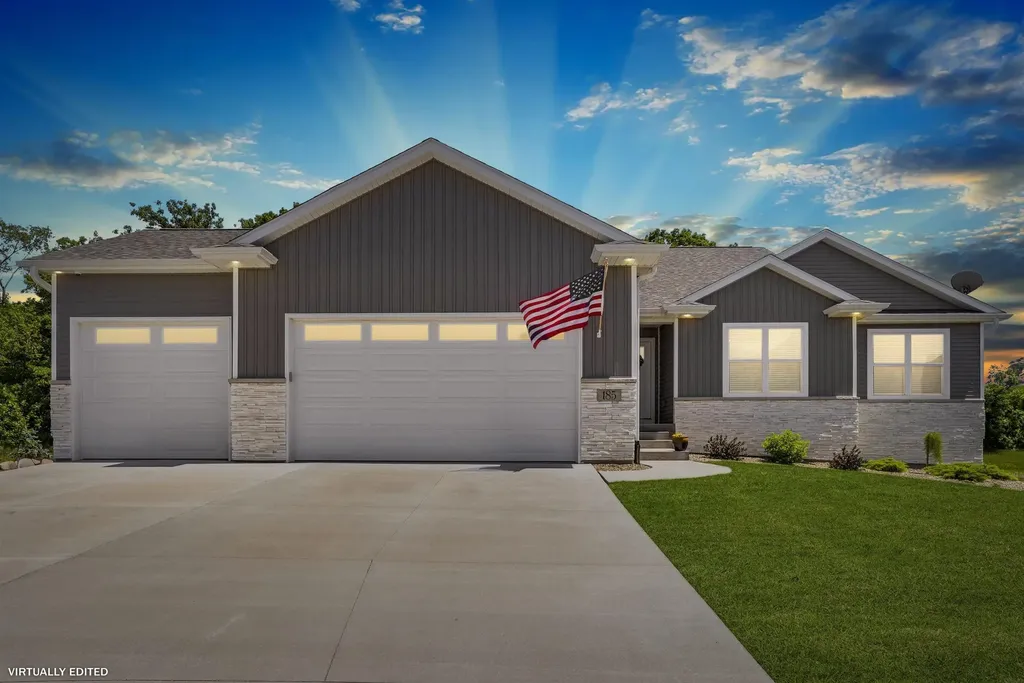 185 Eagle Ridge Drive Waverly IA 50677