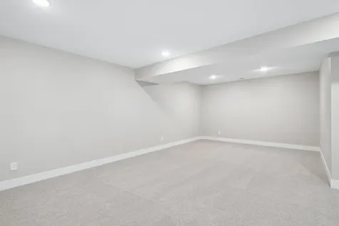 185 Eagle Ridge Drive Waverly IA 50677