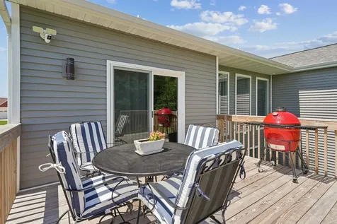 185 Eagle Ridge Drive Waverly IA 50677