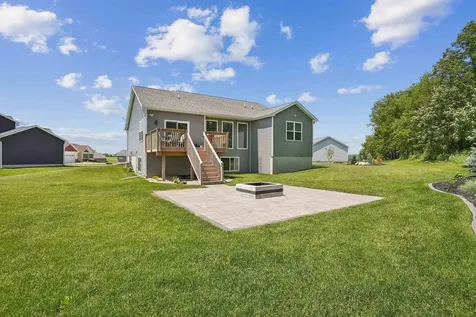 185 Eagle Ridge Drive Waverly IA 50677