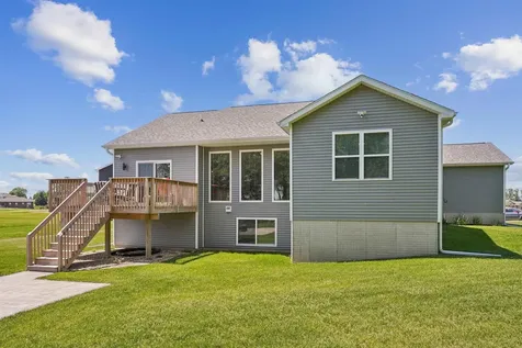185 Eagle Ridge Drive Waverly IA 50677