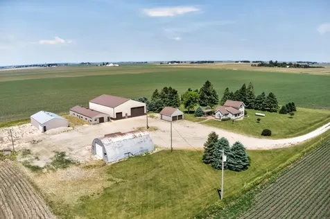 2996 Highway 8 Dysart IA 52224